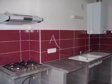 appartement 3 chambres avec balcon  garage et cave