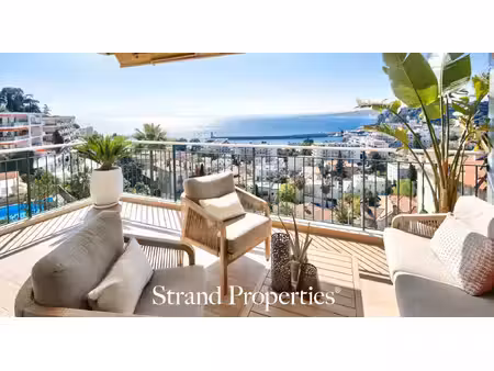 nice mont boron : appartement rénové avec terrasse et vue panoramique sur le port et la me