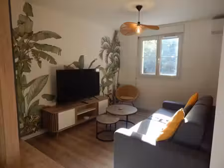 f2 meublé 41 m² rc pérouges