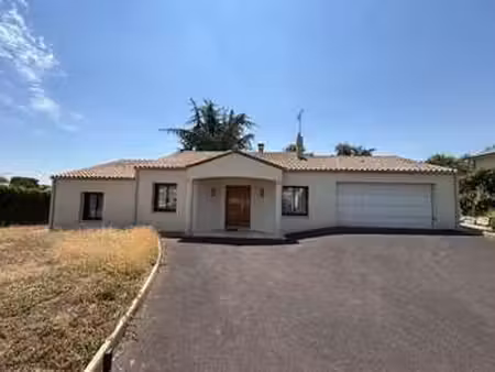 vente maison piscine à chavagnes-en-paillers (85250) : à vendre piscine / 117m² chavagnes-