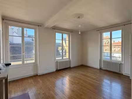 superbe f3 de 73 m² rue du pont auxerre