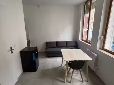 studio 1 pièce 14 m²