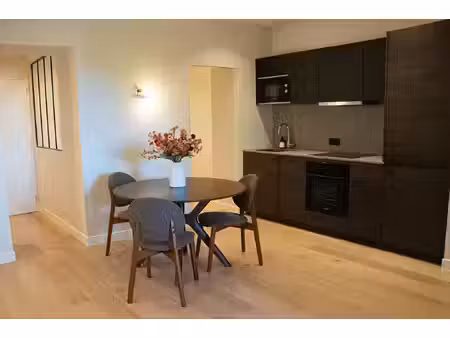 appartement de charme rénové avec terrasse et parking à biarritz