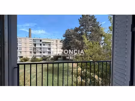t4 lumineux quartier gratte-ciel - double séjour avec balcon