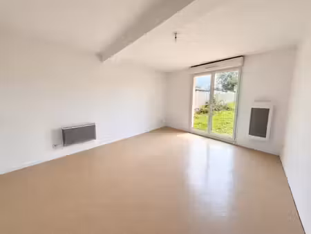 appartement de type 2 lumineux avec parking et jardin au coe