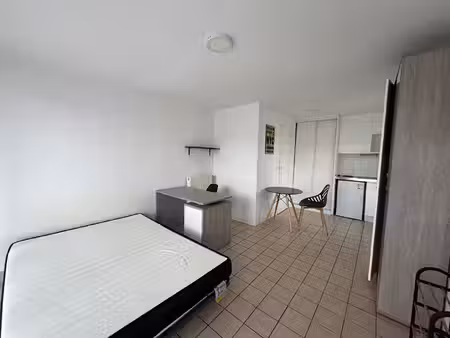 la rochelle tasdon studio meublé de 20 m2