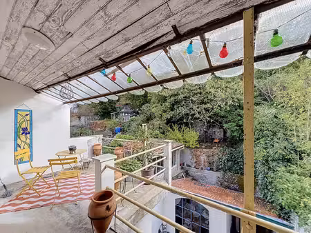 patio  terrasses et jardin en cœur de lavelanet