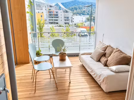 appartement - 1er étage - 62.19 m2 - 3 pièces - vide