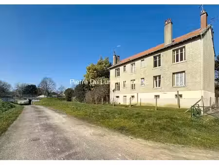 t3 parking  cave  jardinet  calme  centre & gare à pied 390€