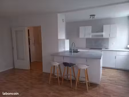 lyon 7 appartement t2 moderne avec parking