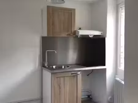 location appartement 1 pièce 26 m² à sens (89100)  790 €