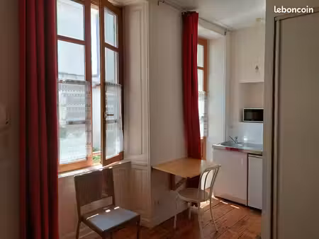 particulier loue studio meuble cv la rochelle