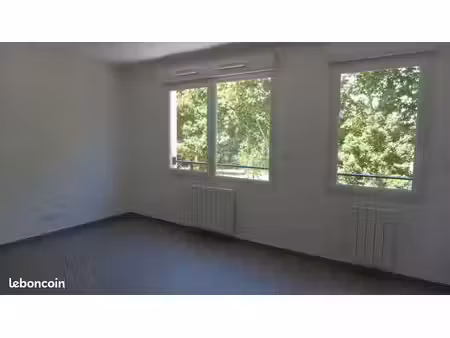 studio 1 pièce 27 m²