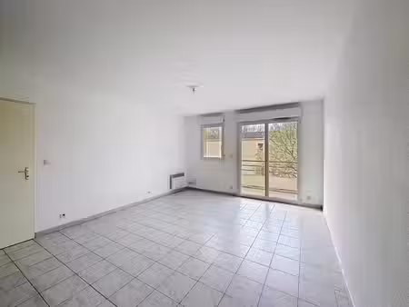 location appartement 2 pièces 37.86 m² à avignon (84000)  591 €