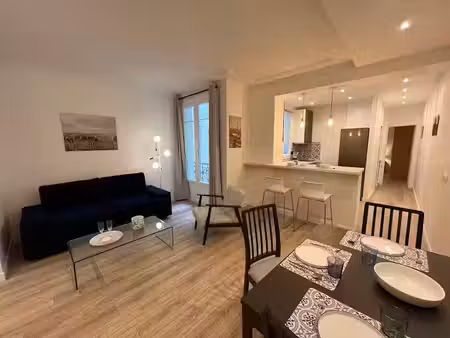 location meublée appartement 2 pièces 50.6 m² à paris 16ème (75016)  2 190 €