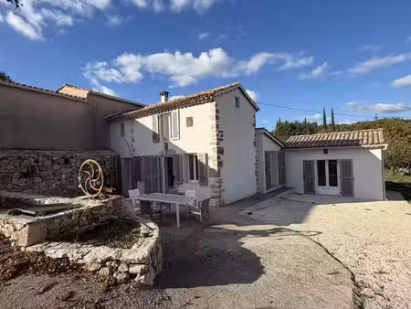 maison de caractère à régusse  proche du village