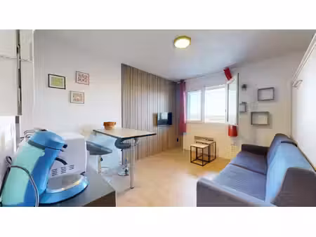 studio meublé à vendre