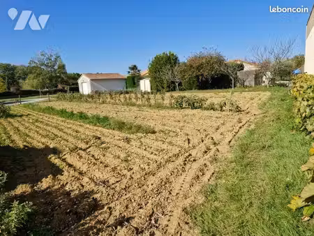 terrain 700 m² fontaine le comte