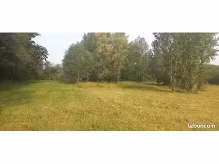 terrain 1 690 m² menesplet