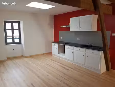 appartement f3 beaucoup de charme   sécurisé