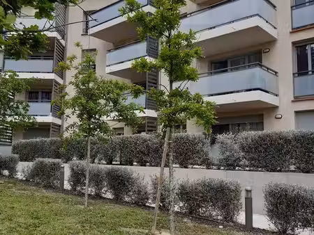 t3 avec box fermé - eau et chauffage compris