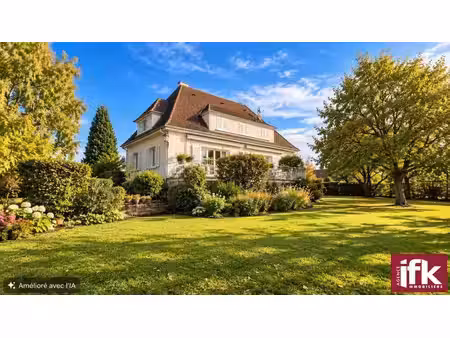 maison de 220 m² avec 5 chambres  sous-sol et terrain de 14 86 ares