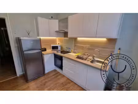très bel appartement de trois pièces
