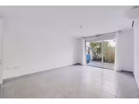 nouveauté - t2 avec parking sur croix daurade.