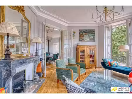 versailles parc appartement 5 pièces 124 m² situé au 1er étage d'un immeuble ancien avec c