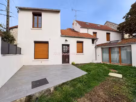 titre: maison mitoyenne 7 pièces - 126 m² habitables  terrasse et jardin 209 m² - guernes 