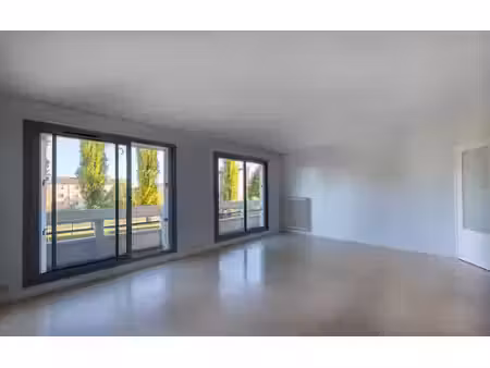 appartement mâcon 77.68 m² t-3 à vendre  93 000 €
