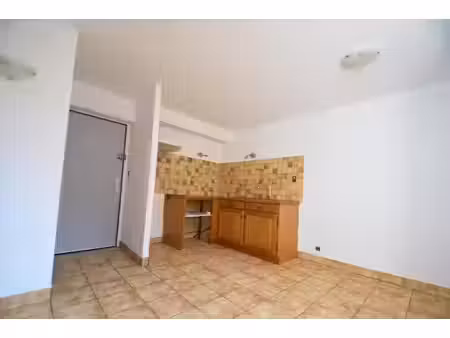 location appartement 2 pièces 34m² aubenas 07200