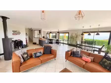 vente maison 6 pièces 151 m2 à millau