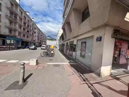 fdc local commercial en activité