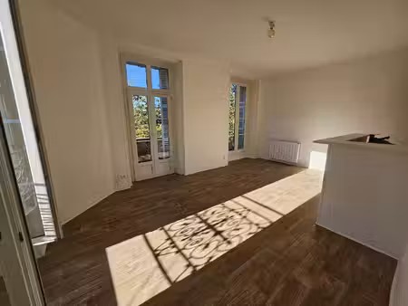 location appartement 2 pièces 45m² cognac 16100