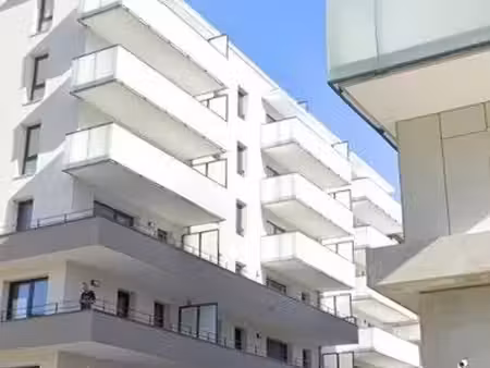 très beau t3 avec terrasse + garage !