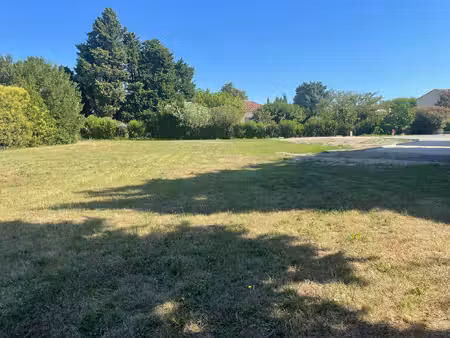 à vendre : terrains constructibles plats et bornés à camaret