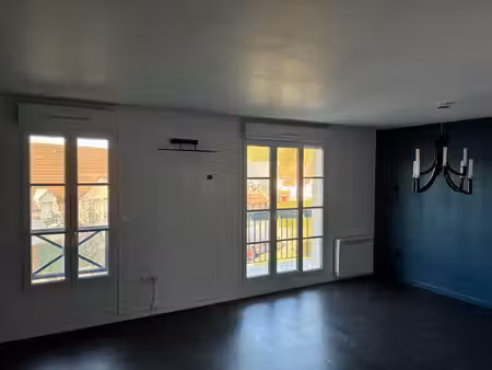 appartement t3 non meublé avec place de parking + balcon + c