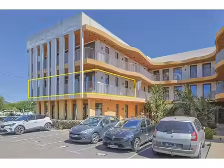 local commercial/bureau - 58 6m2 + terrasse 30m2 - la moutonne